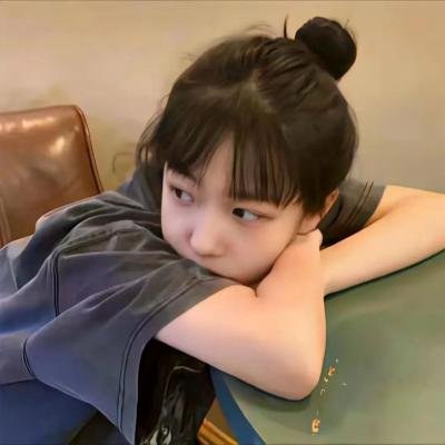 吉丝兰·马克斯韦尔：富淫